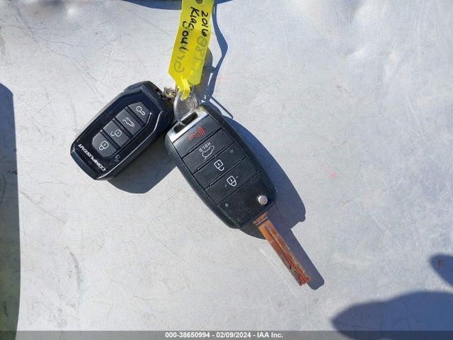 KIA SOUL + 2016 KNDJP3A51G7316696 Image 11