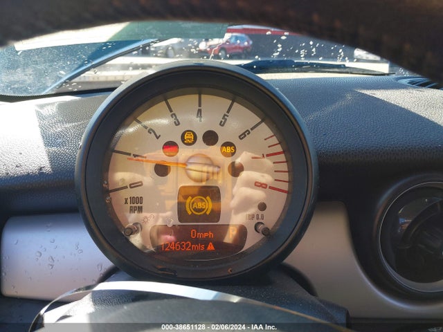 2012 MINI COOPER CLUBMAN WMWZF3C51CT489281 Photo 6