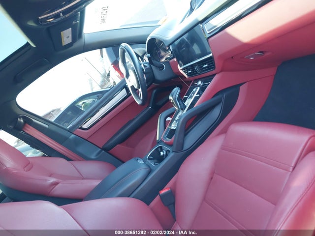 2022 PORSCHE CAYENNE WP1AB2AY5NDA32245 Photo 4