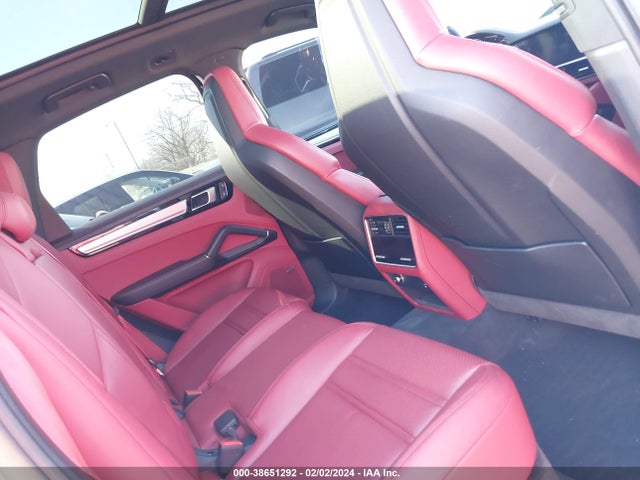 2022 PORSCHE CAYENNE WP1AB2AY5NDA32245 Photo 7
