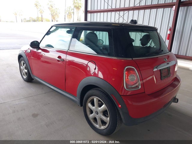 2010 MINI COOPER WMWMF3C54ATU78525 Photo 2