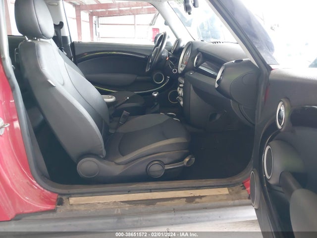 2010 MINI COOPER WMWMF3C54ATU78525 Photo 4