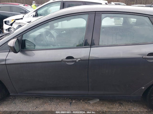2018 FORD FOCUS SE VIN: 1FADP3K2XJL284577
