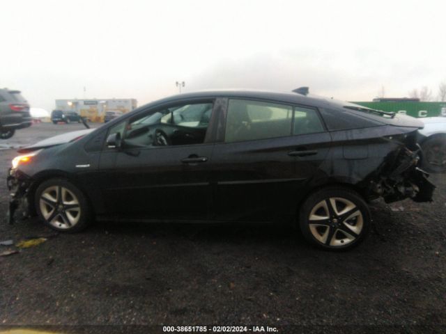 JTDKARFU1G3004197 Toyota Prius Three Touring