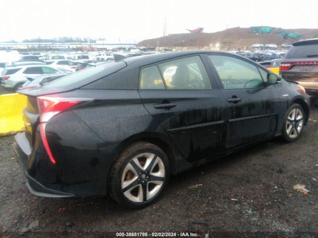 JTDKARFU1G3004197 Toyota Prius Three Touring