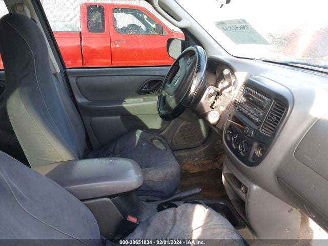 2003 Ford Escape Xls მანქანა იყიდება აუქციონზე, vin: 1FMYU021X3KA51622, აუქციონის ნომერი: 38651834