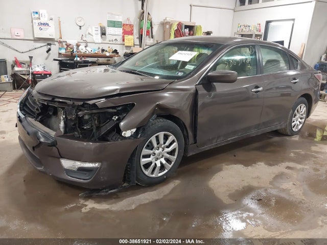 Nissan Altima 2.5 S 2014 1N4AL3AP3EC105412 Image 2