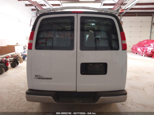 Chevrolet Express 2500 Work Van 2017 1GCWGAFF8H1156641 Image 17