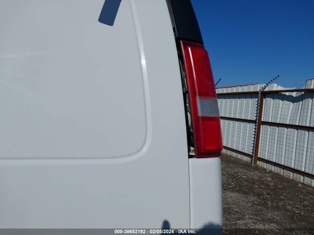 Chevrolet Express 2500 Work Van 2017 1GCWGAFF8H1156641 Image 12