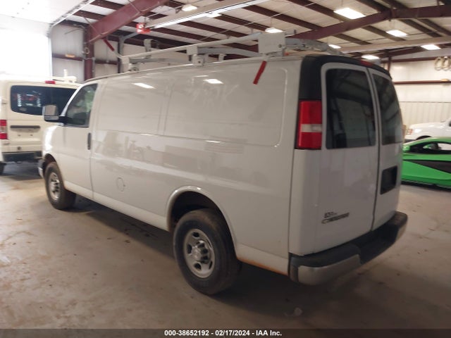 Chevrolet Express 2500 Work Van 2017 1GCWGAFF8H1156641 Image 3