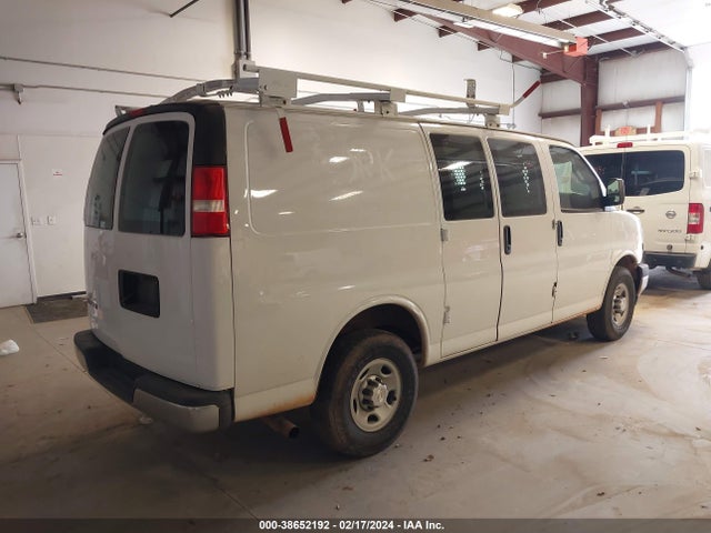 Chevrolet Express 2500 Work Van 2017 1GCWGAFF8H1156641 Image 4