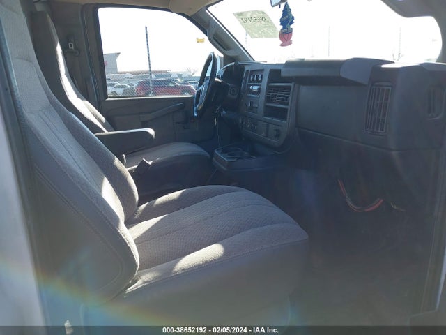 Chevrolet Express 2500 Work Van 2017 1GCWGAFF8H1156641 Image 5