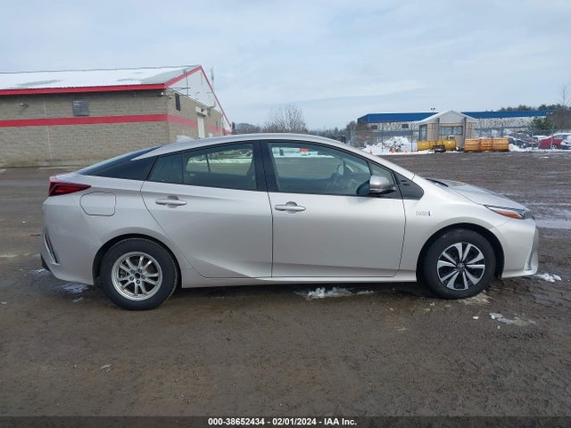 Toyota Prius Prime Premium 2018 JTDKARFP9J3077058 Image 13