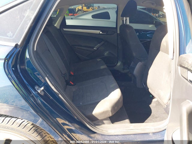 1VWAA7A31MC015403 Volkswagen Passat 2.0t S