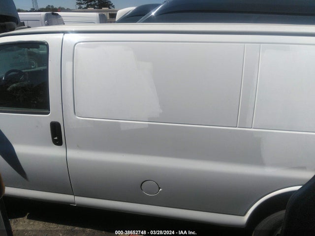 Chevrolet Express 2500 Work Van 2019 1GCWGAFP9K1268798 Image 14