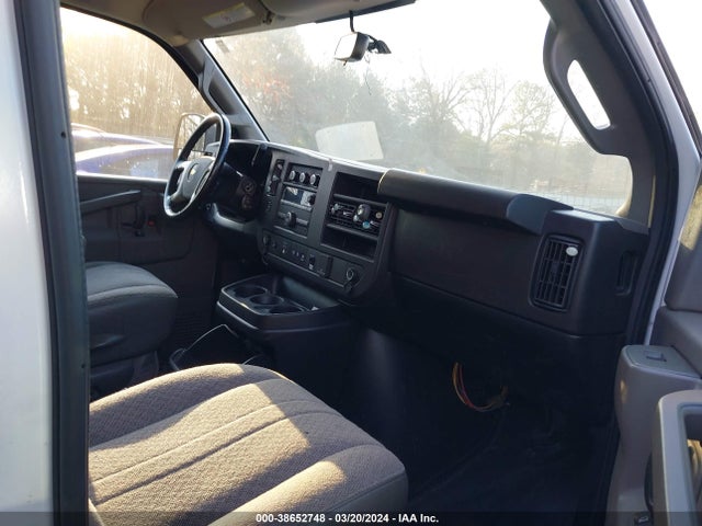 Chevrolet Express 2500 Work Van 2019 1GCWGAFP9K1268798 Image 8