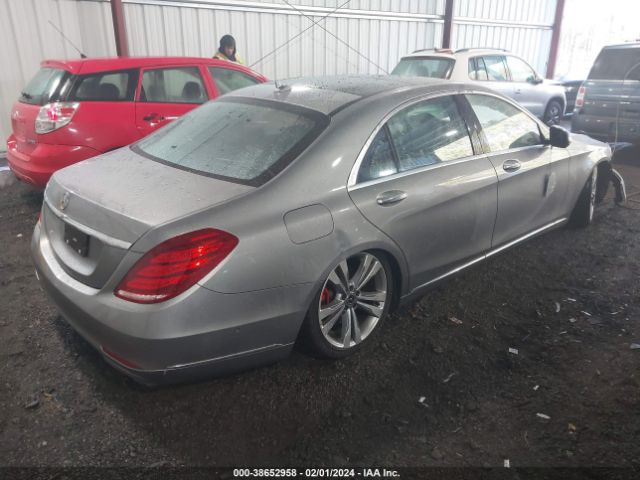 WDDUG8CB3FA159239 Mercedes-Benz S 550