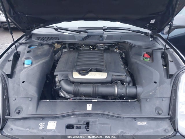 2016 PORSCHE CAYENNE WP1AA2A20GKA08027 Photo 9