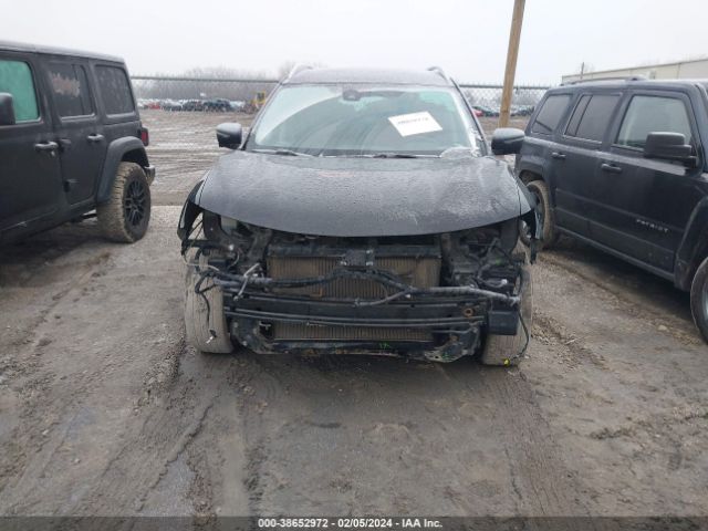 JN8AT2MV6HW264463 Nissan Rogue Sl