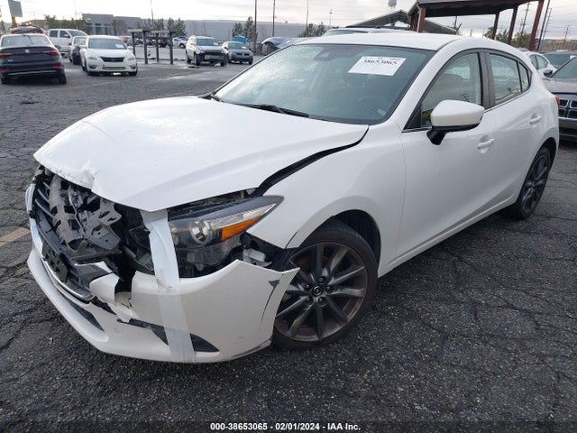 3MZBN1L38JM206040 Mazda Mazda3 Touring