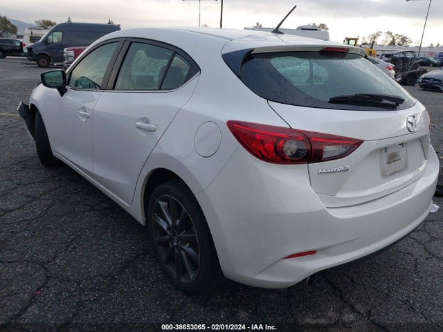 3MZBN1L38JM206040 Mazda Mazda3 Touring