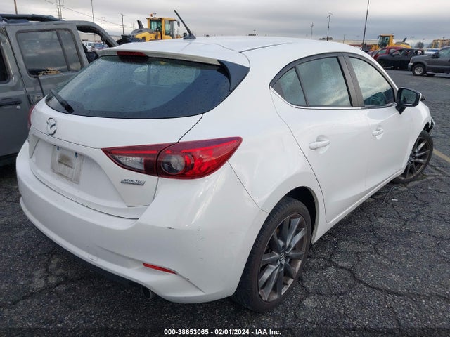 3MZBN1L38JM206040 Mazda Mazda3 Touring