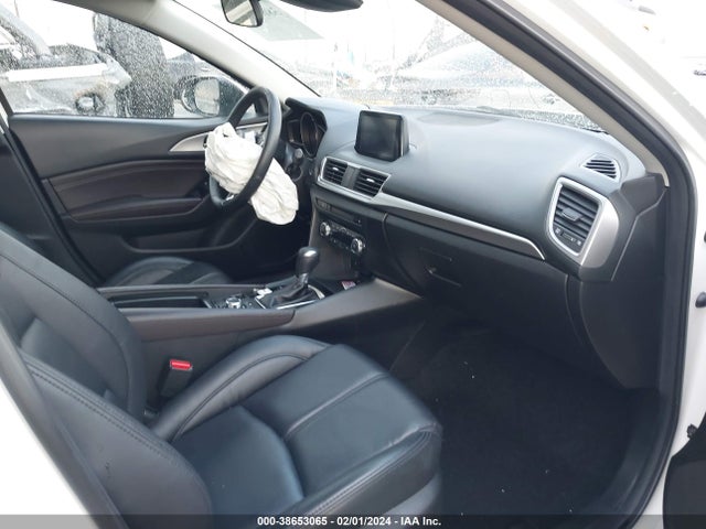 3MZBN1L38JM206040 Mazda Mazda3 Touring