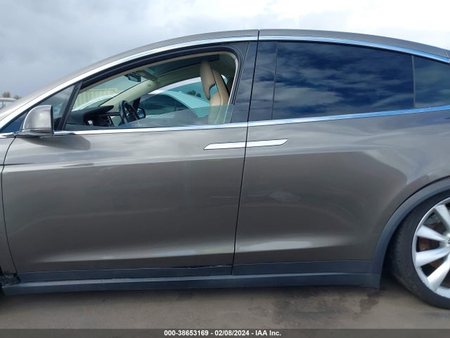 Tesla Model X 60d/p100d/p90d 2016 5YJXCAE44GFS00172 Image 15