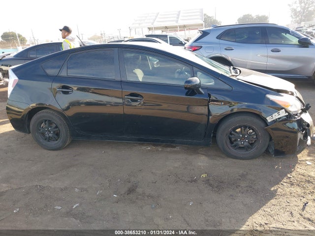 Toyota Prius Three 2015 JTDKN3DU4F1874380 Image 13