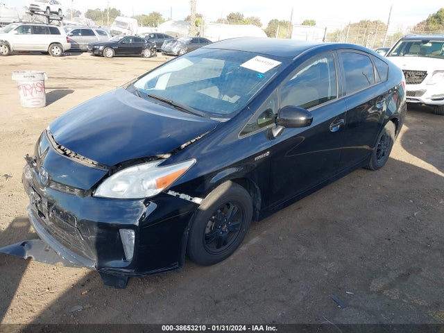 Toyota Prius Three 2015 JTDKN3DU4F1874380 Image 2