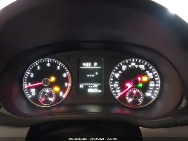 1VWAT7A32FC077602 Volkswagen Passat 1.8t S