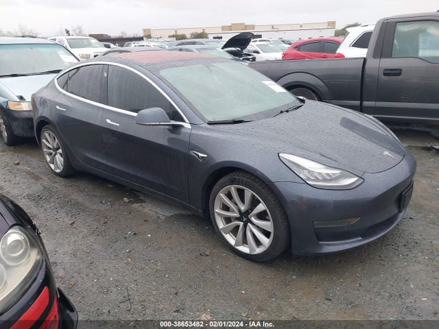 2019 5YJ3E1EA2KF300956 main image