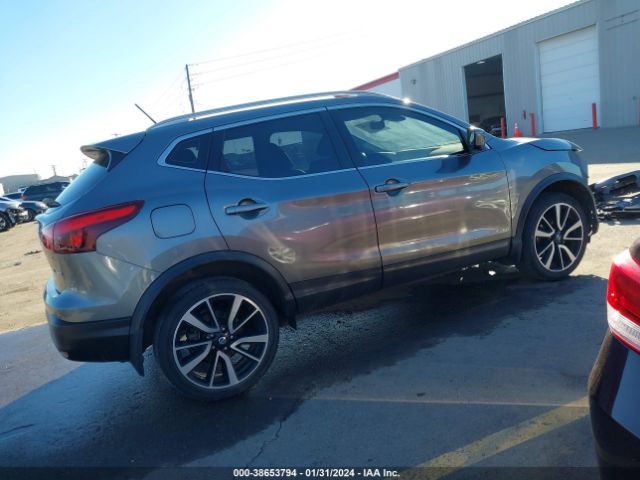 JN1BJ1CR5HW119826 Nissan Rogue Sport Sl