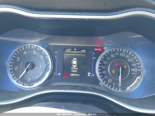 Chrysler 200 Limited Platinum 2016 1C3CCCAB4GN179294 Image 7