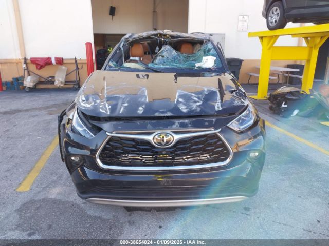 5TDFZRAH6MS036030 Toyota Highlander Platinum