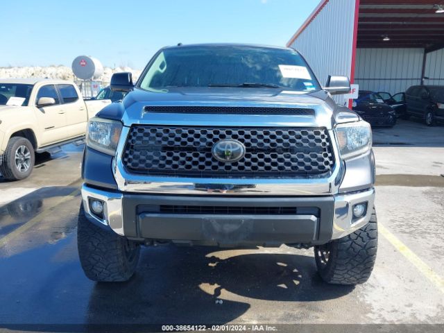 5TFDW5F14JX712355 Toyota Tundra Sr5 5.7l V8