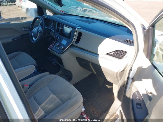 Toyota Sienna Le 8 Passenger 2015 5TDKK3DC1FS532484 Image 5