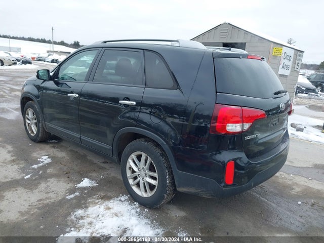 2015 KIA SORENTO LX V6 VIN: 5XYKT4A76FG576942