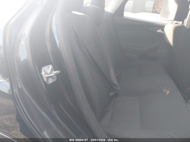 Ford FOCUS SE 2016 1FADP3F22GL345388 Image 8