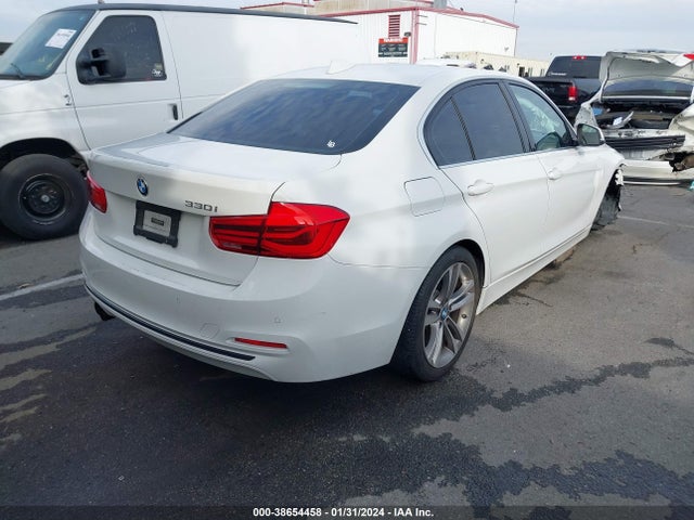 BMW 330I 2017 WBA8B9C33HK884942 Image 4