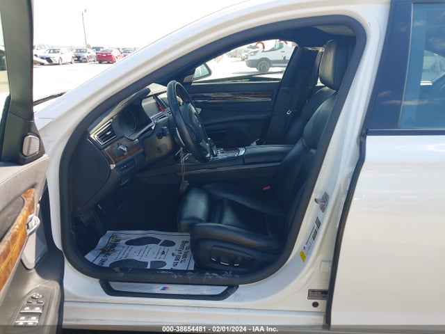 WBAYA8C56ED825060 BMW 750i