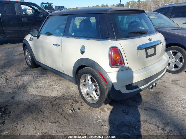 2007 MINI COOPER S WMWMF73597TL85094 Photo 2