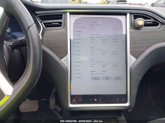 Tesla Model X 60d/70d/75d/90d 2016 5YJXCAE22GF002558 Image 18