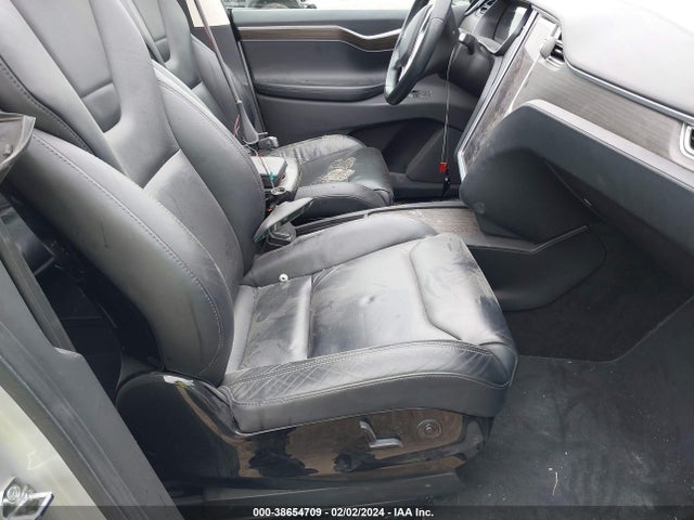 Tesla Model X 60d/70d/75d/90d 2016 5YJXCAE22GF002558 Image 5