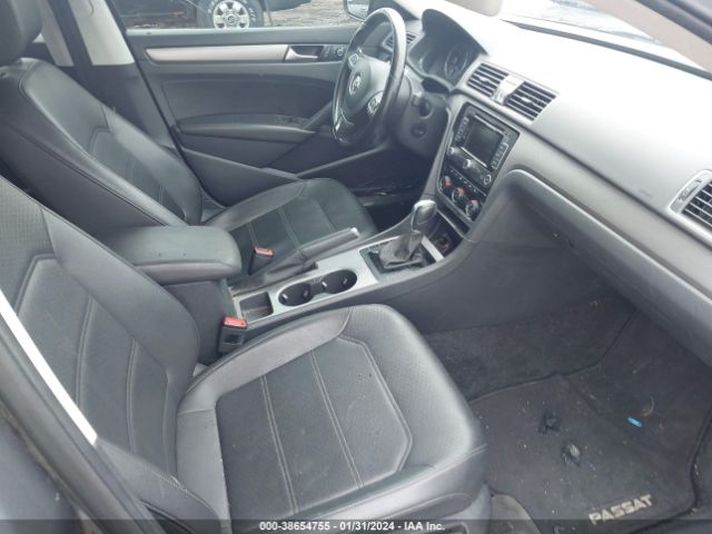 1VWBV7A3XFC064353 Volkswagen Passat 2.0l Tdi Se