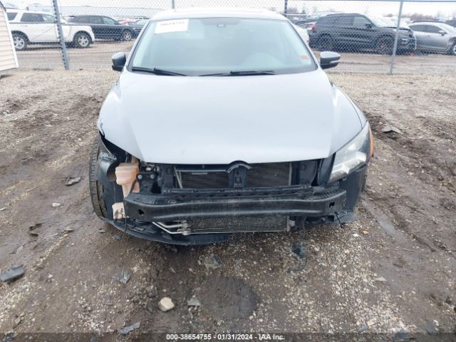 1VWBV7A3XFC064353 Volkswagen Passat 2.0l Tdi Se