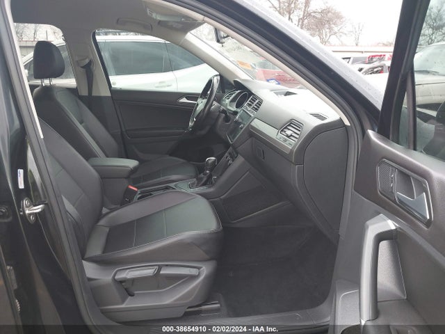 2018 VOLKSWAGEN TIGUAN 2.0T SE/2.0T SEL VIN: 3VV3B7AX5JM041784
