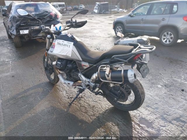 2022 MOTO GUZZI V85 TT ZGUKYUB03NM000318 Photo 2