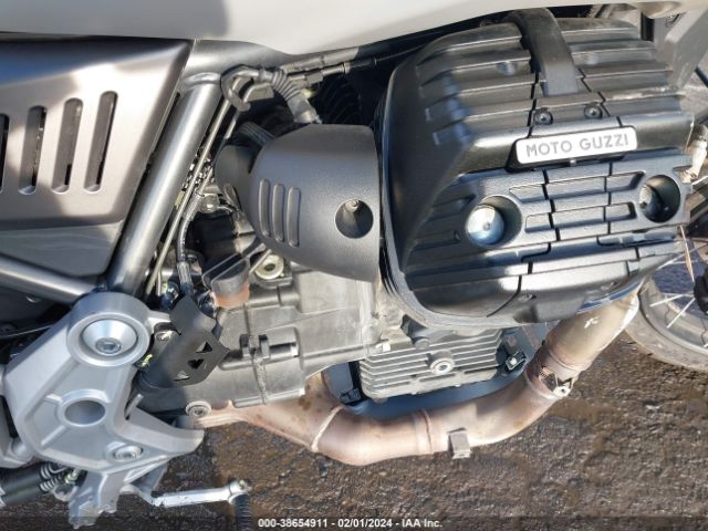 2022 MOTO GUZZI V85 TT ZGUKYUB03NM000318 Photo 7