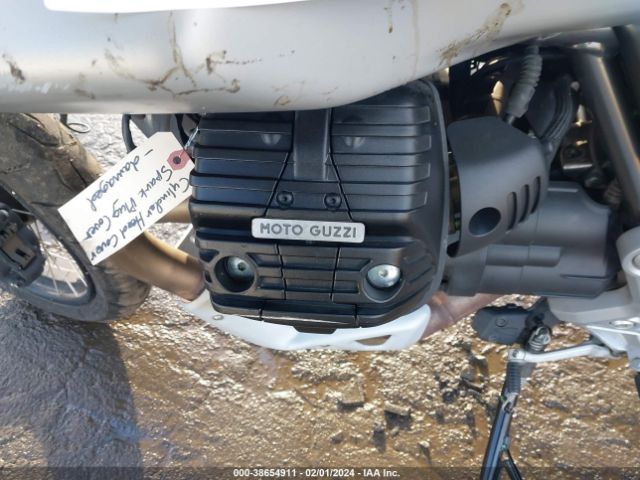 2022 MOTO GUZZI V85 TT ZGUKYUB03NM000318 Photo 8